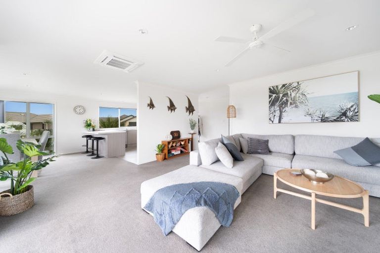 Photo of property in 2 Roto View, One Tree Point, 0118