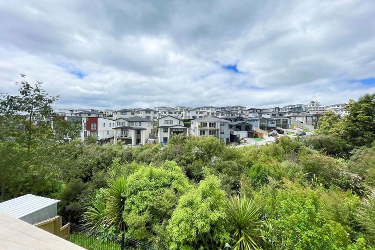 Photo of property in 20 Baumea Rise, Massey, Auckland, 0614