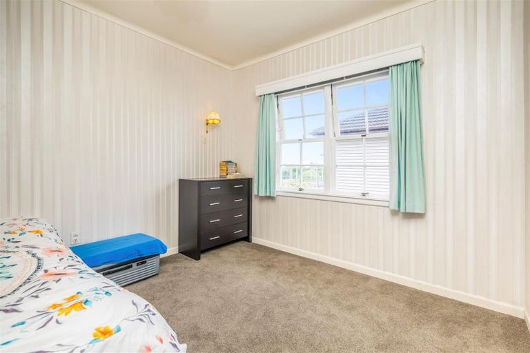 Photo of property in 39 Mellons Bay Road, Mellons Bay, Auckland, 2014