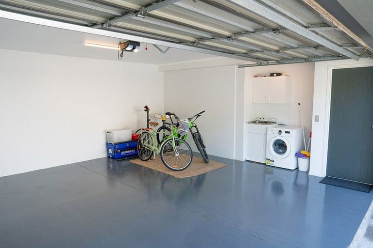 Photo of property in 1/143a Wiseley Road, West Harbour, Auckland, 0618