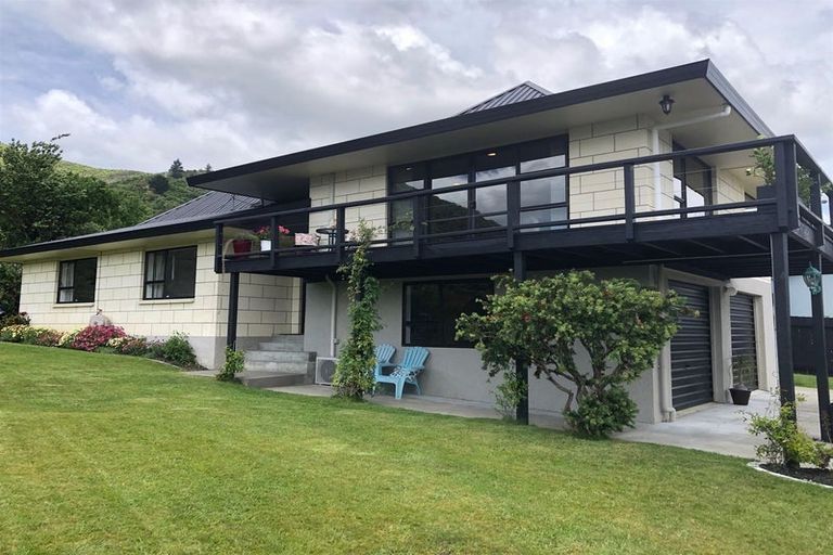 Photo of property in 108 Moana View Road, Waikawa, Picton, 7220