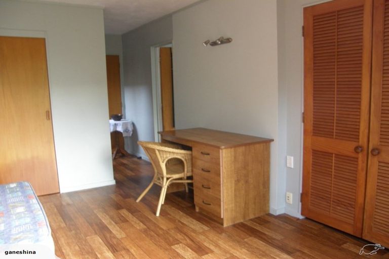 Photo of property in 66 Rosecamp Road, Beach Haven, Auckland, 0626