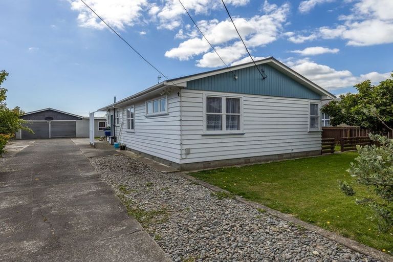 Photo of property in 43 Tiro Tiro Road, Levin, 5510