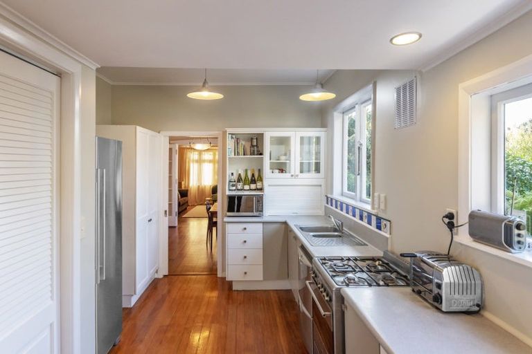 Photo of property in 24 Totara Road, Miramar, Wellington, 6022