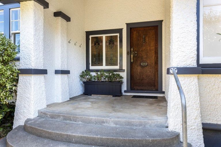 Photo of property in 22 Ridge Lane, New Plymouth, 4310