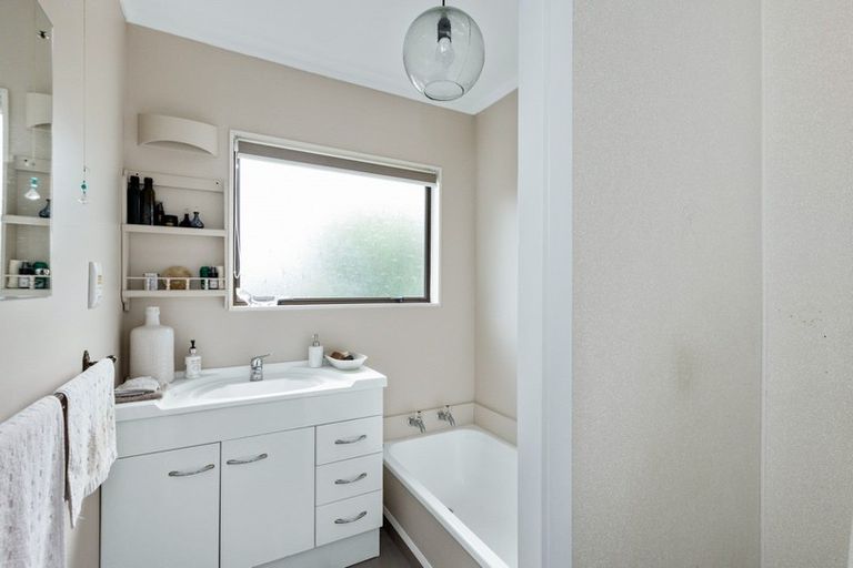 Photo of property in 20b Townshend Crescent, Greenmeadows, Napier, 4112