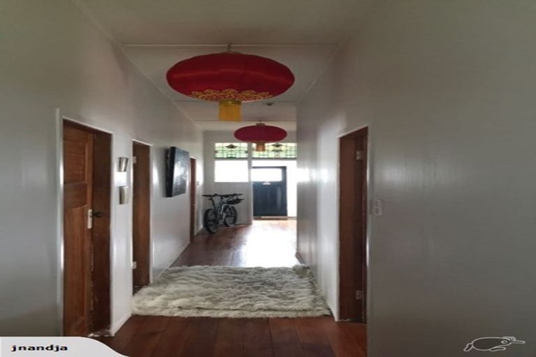 Photo of property in 137 Onepu Road, Lyall Bay, Wellington, 6022