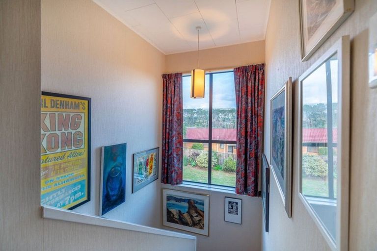 Photo of property in 37 Hicks Crescent, Waikanae Beach, Waikanae, 5036