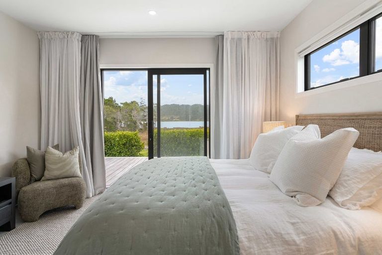 Photo of property in 34 North Ridge Drive, Pauanui, 3579