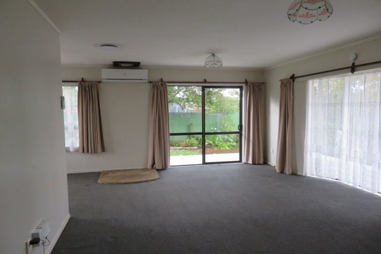 Photo of property in 15 Beihlers Road, Weymouth, Auckland, 2103