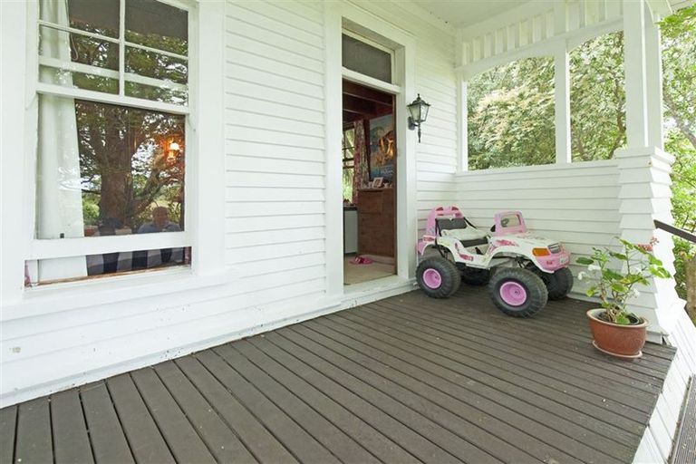 Photo of property in 130 Boord Crescent, Kumeu, 0891