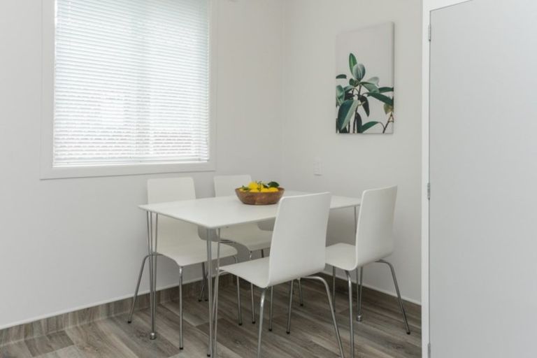 Photo of property in 2/301 Southland Road, Hastings, 4122