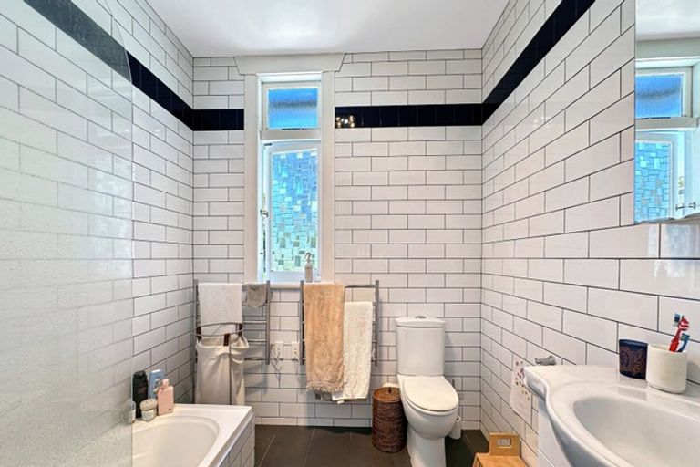 Photo of property in 71 Mcintyre Road, Mangere Bridge, Auckland, 2022