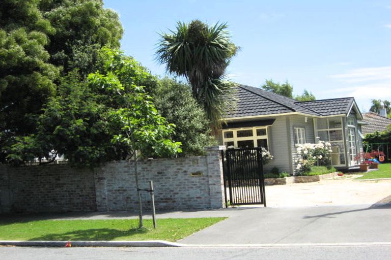 Photo of property in 57 Hawford Road, Opawa, Christchurch, 8023