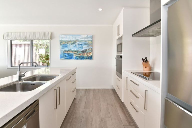 Photo of property in 1333 Whangaparaoa Road, Army Bay, Whangaparaoa, 0930