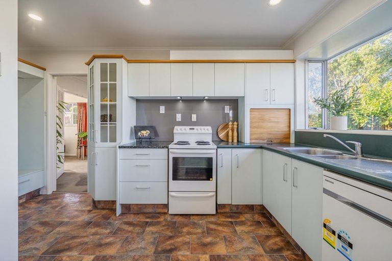 Photo of property in 17 De Menech Grove, Avalon, Lower Hutt, 5011