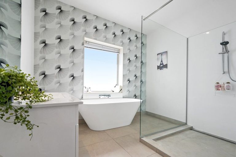 Photo of property in 90 Westholme Street, Strowan, Christchurch, 8052