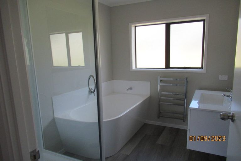 Photo of property in 10 Ebony Place, Massey, Auckland, 0614