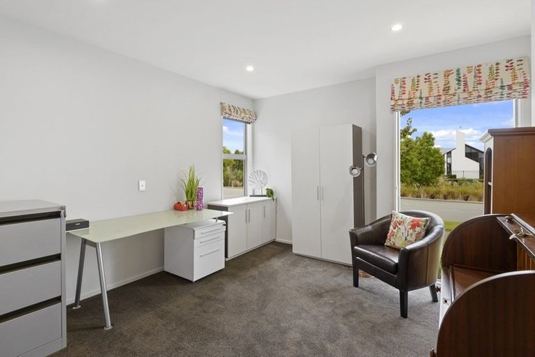 Photo of property in 2 Greenbank Place, Parklands, Christchurch, 8083