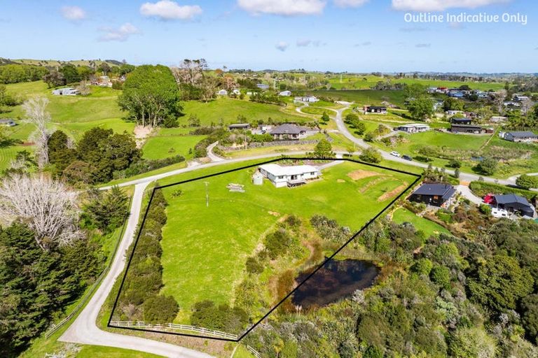 Photo of property in 11 Lupis Way, Kaiwaka, 0573