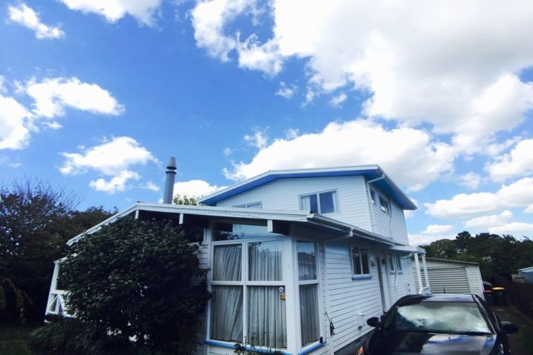 Photo of property in 4 De Thiery Place, Pakuranga Heights, Auckland, 2010