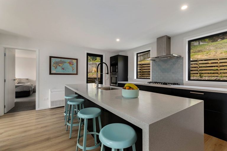 Photo of property in 15a Mackinnon Terrace, Sunshine Bay, Queenstown, 9300