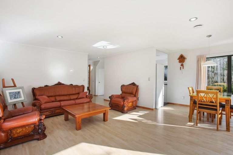 Photo of property in 2/148 Pigeon Mountain Road, Half Moon Bay, Auckland, 2012