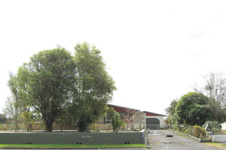 Photo of property in 100 Pembroke Road West, Pembroke, Stratford, 4332