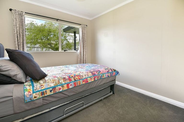 Photo of property in 80 Lakeside Drive, Orewa, 0931