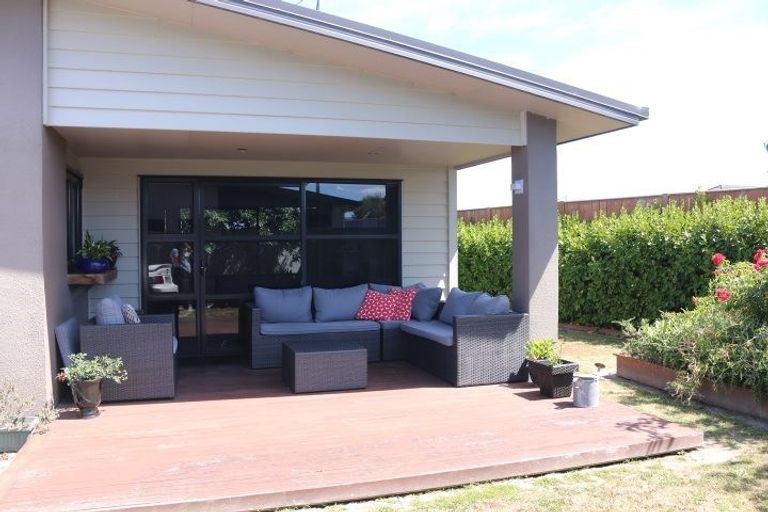 Photo of property in 65a Rosalie Terrace, Kelvin Grove, Palmerston North, 4414