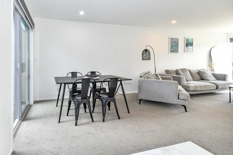 Photo of property in 16 Fort Lincoln Loop, Karaka, Papakura, 2113