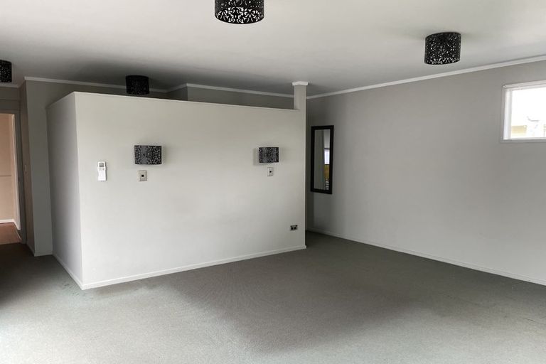 Photo of property in 10 Dinniss Avenue, Regent, Whangarei, 0112