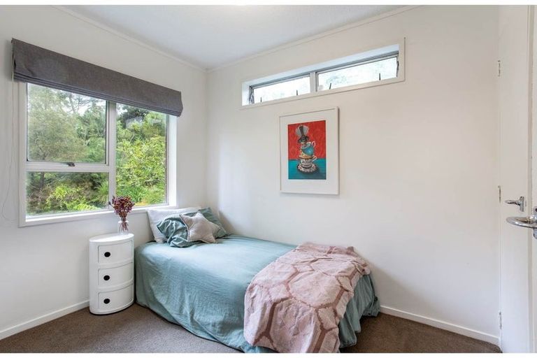 Photo of property in 2/20 Hinau Street, New Lynn, Auckland, 0600