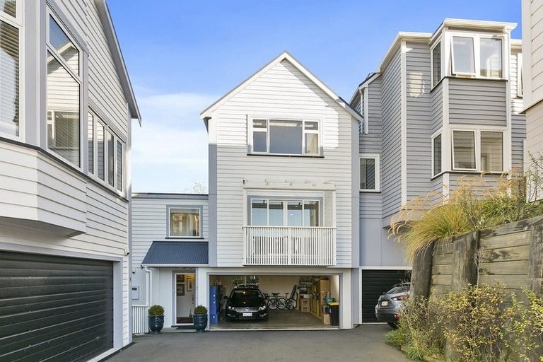 Photo of property in 55c Bolton Street, Kelburn, Wellington, 6012