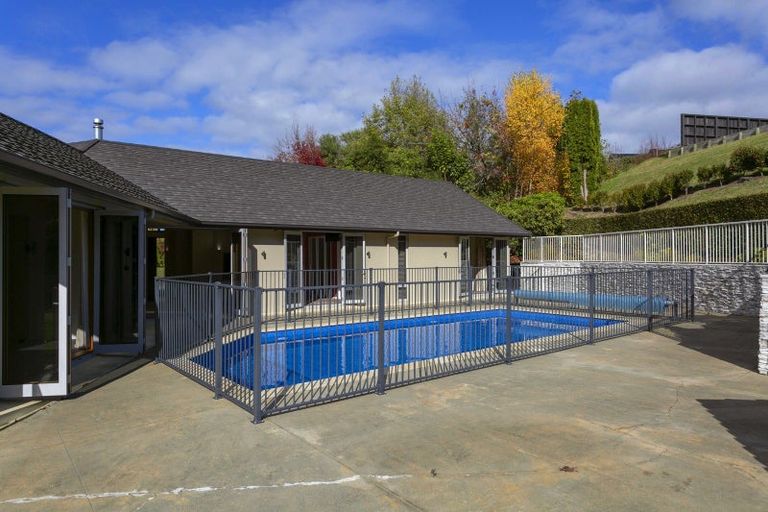 Photo of property in 5 Cameron Drive, Acacia Bay, Taupo, 3385