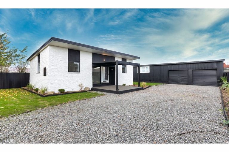 Photo of property in 50a Coopers Road, Dallington, Christchurch, 8061