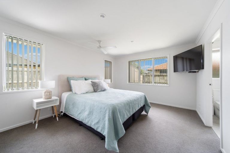 Photo of property in 2 Roto View, One Tree Point, 0118