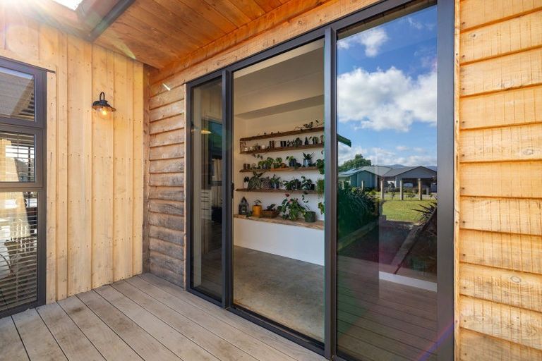 Photo of property in 1 Remutaka Lane, Carterton, 5713