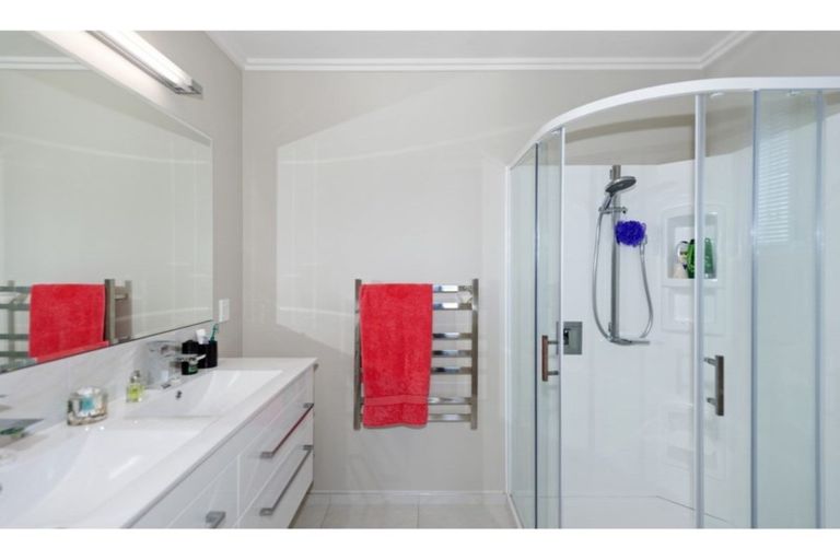 Photo of property in 33 Euphrasie Drive, Aidanfield, Christchurch, 8025