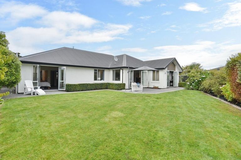 Photo of property in 9 Springside Place, Redwood, Christchurch, 8051