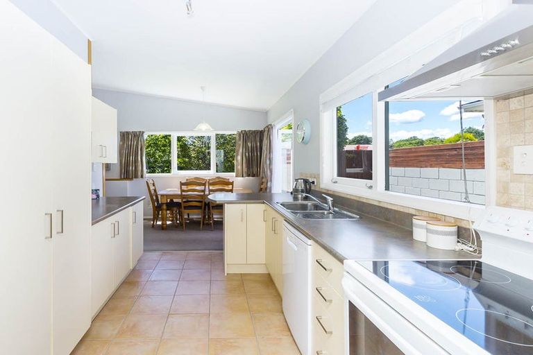 Photo of property in 17 Kiwi Street, Heretaunga, Upper Hutt, 5018