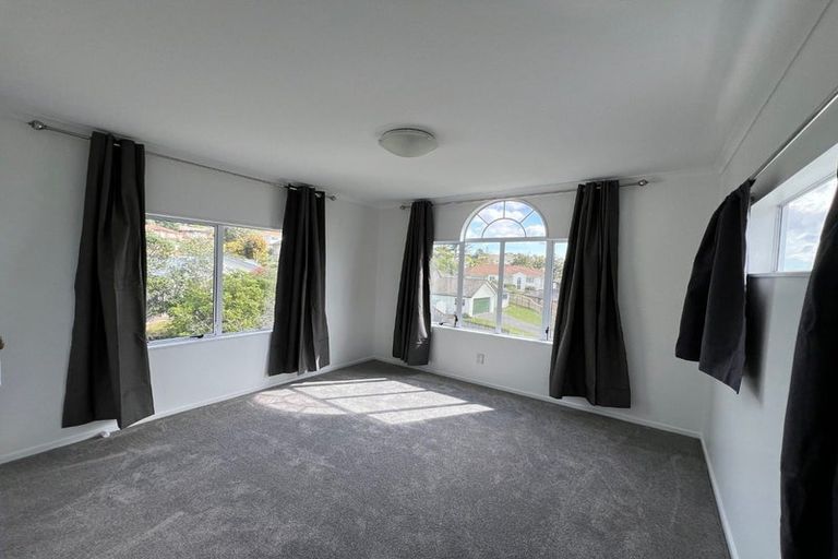 Photo of property in 8 Thornbill Rise, Unsworth Heights, Auckland, 0632