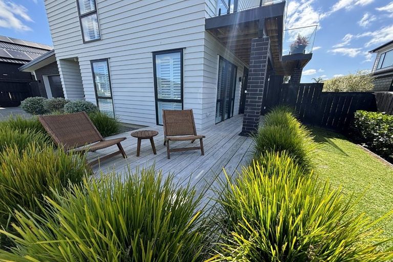 Photo of property in 16 Mutetai Road, Clarks Beach, 2122