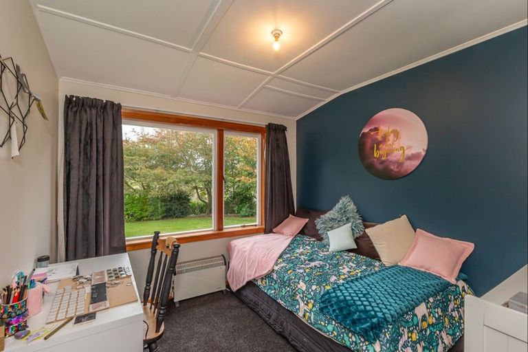 Photo of property in 73 Wakefield Road, Levin, 5571