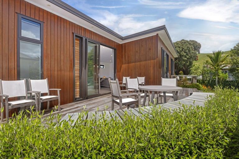 Photo of property in 14 Lysnar Street, Okitu, Gisborne, 4010