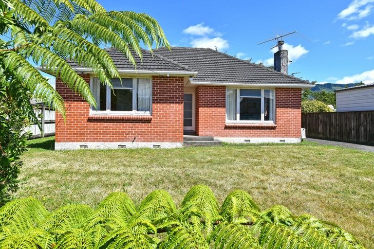 Photo of property in 4 Kelly Grove, Elderslea, Upper Hutt, 5018