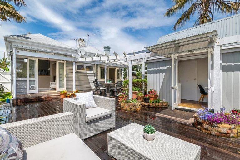 Photo of property in 13 Anne Street, Devonport, Auckland, 0624