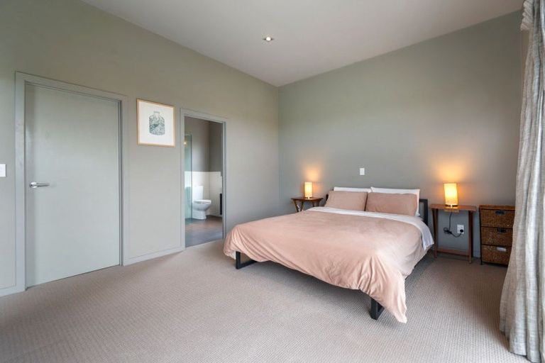 Photo of property in 33 Oram Drive, Turitea, Palmerston North, 4472