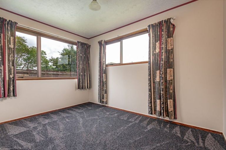 Photo of property in 28 Suzanne Grove, Kelvin Grove, Palmerston North, 4414