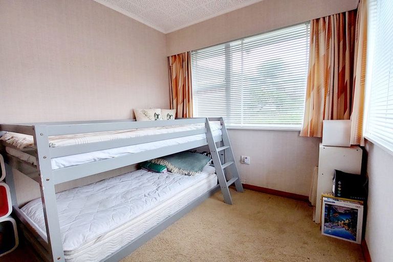 Photo of property in 28 Taupo Crescent, Plimmerton, Porirua, 5026